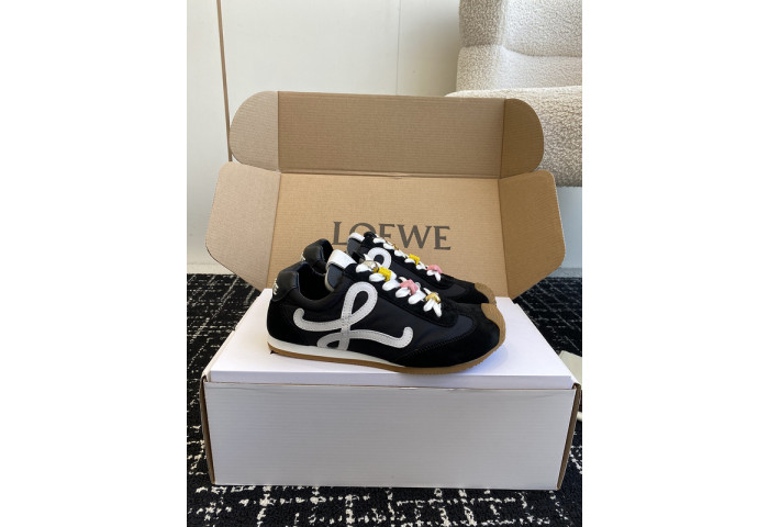 Loe*we Ballet Runner