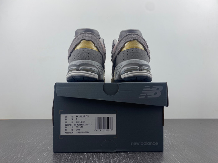 new balance 2002r