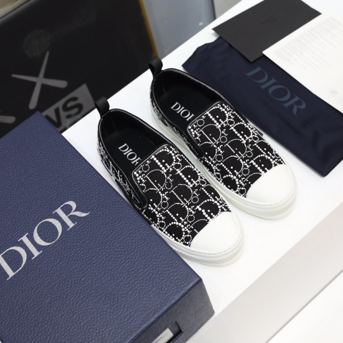 D1OR B23 SNEAKER