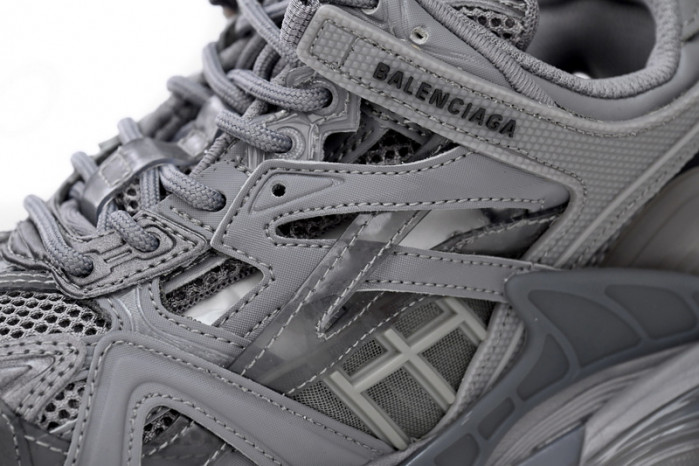 Ba*len*cia*ga track 2 sneaker grey 668822 w3ct1 1800