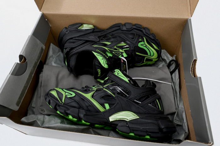 belanciaga Track 2 Sneaker Black Green 568614 W2GN3 1086