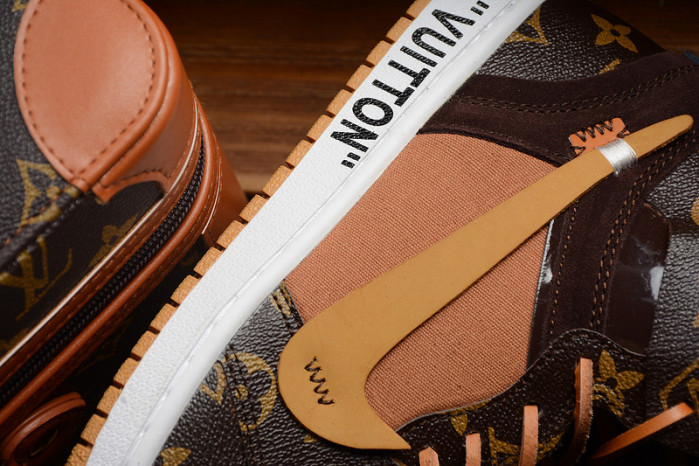 nike air jordan 1s(with case) aq0818-158