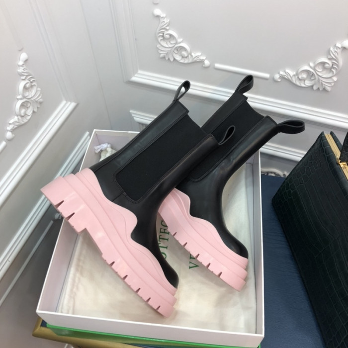 botteg*Ve*ne*ta tire leather ankle boots