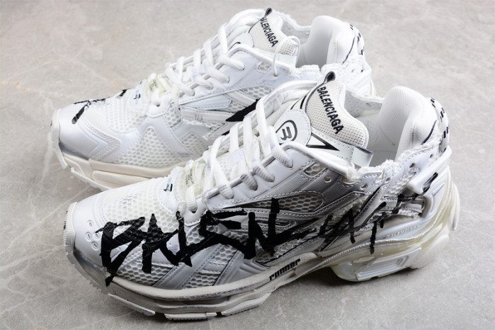 blcg runner sneaker